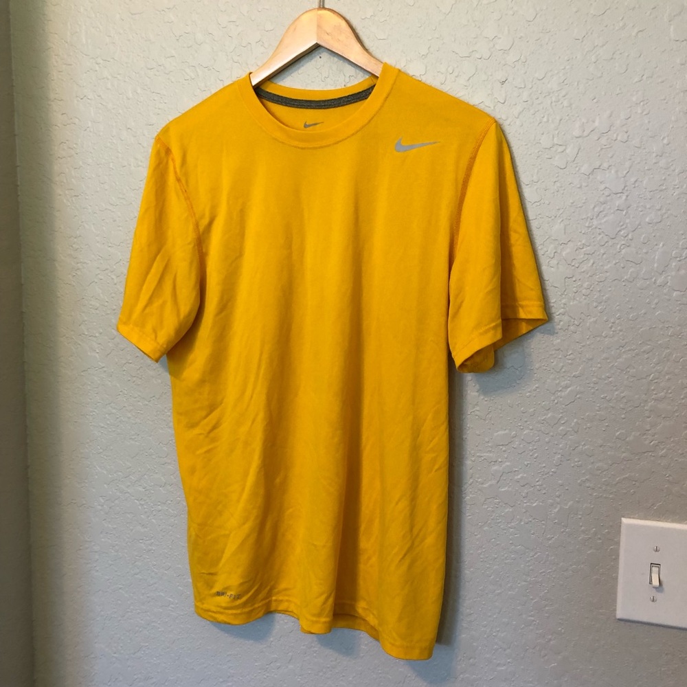 Nike dry fit T-shirt, size medium